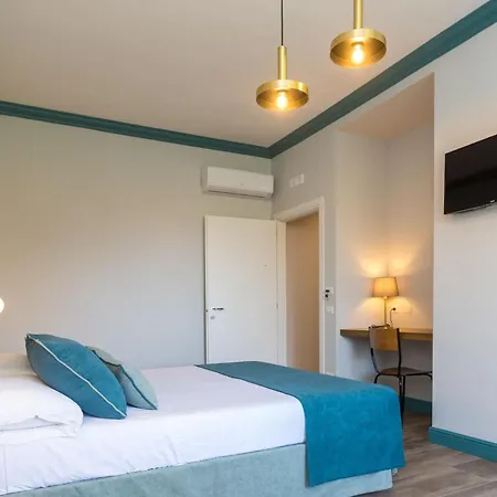 Pool&suites