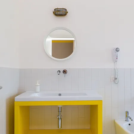 ゲストハウス Pool&suites