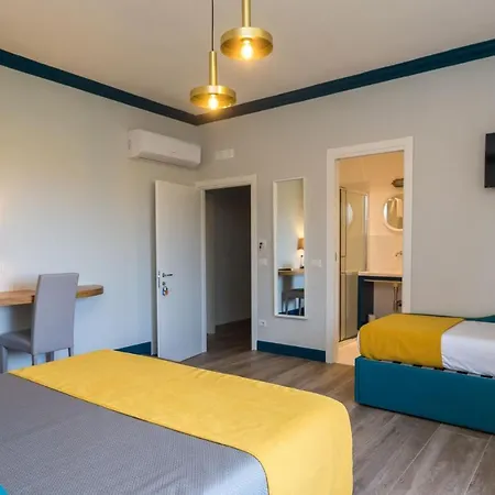 Pool&suites