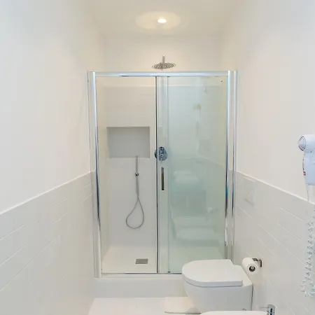 Pool&suites Guest house