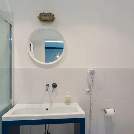 Πανσιόν Pool&suites 3*