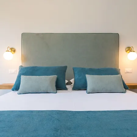 Pool&suites Πανσιόν