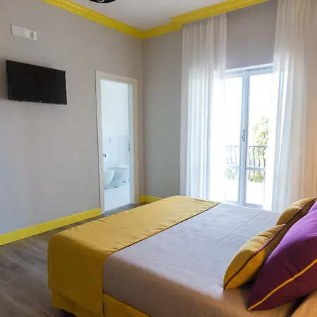 Pool&suites Konukevi Sorrento