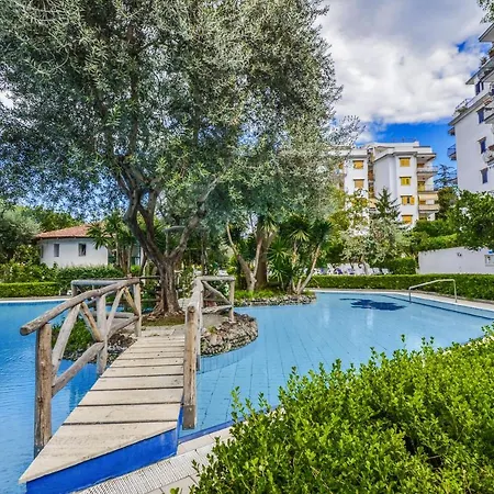 Pool&suites Guest house 3*