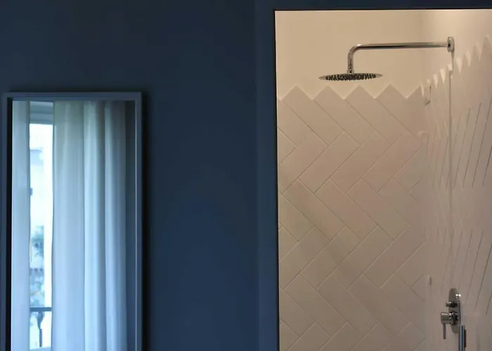 Pool&suites Πανσιόν 4*