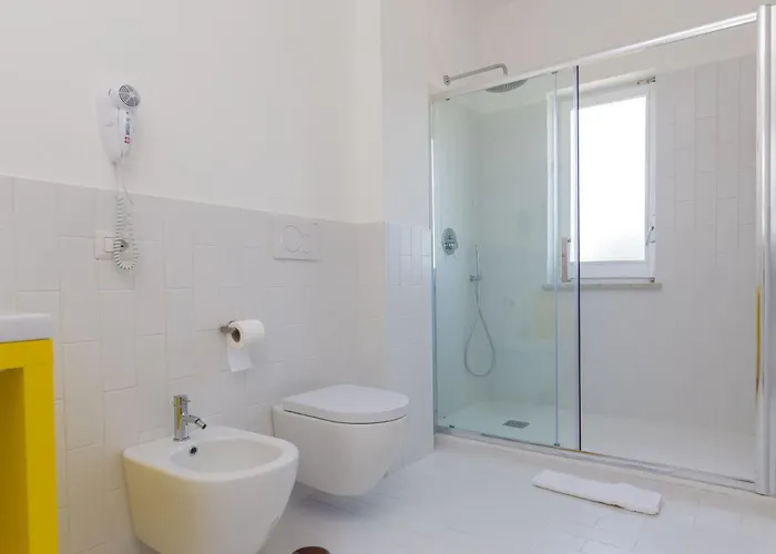 Pool&suites Πανσιόν