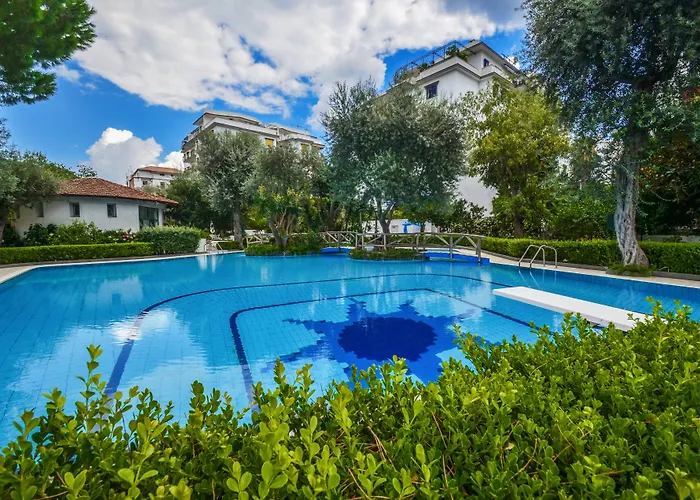 Pool&suites Πανσιόν 4*
